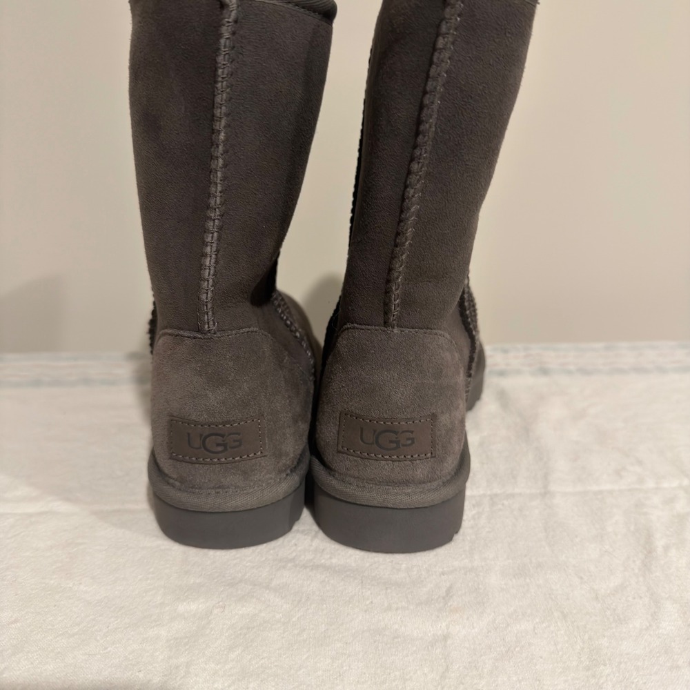 UGG Classic Short II Boots Grey Suede Sheepskin Mid Calf 1016223 - Picture 7 of 11